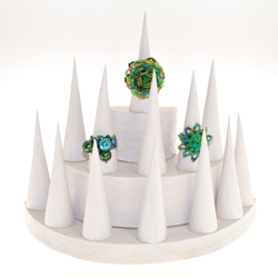 ESPOSITORE IN LEGNO PER ANELLI PIRAMIDE 13 CONI