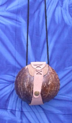 BORSETTINA DA COLLO CON NOCE DI COCCO - Image 3