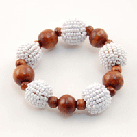 BRACCIALI CON PALLINE E PERLINE LEGNO