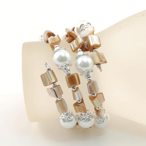 BRACCIALI IN METALLO E MADREPERLA COLORATE - Image 6