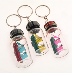 PORTACHIAVI BOTTIGLIA CON VELIERO 5 X 2 CM