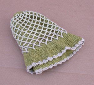 CAPPELLO DA DONNA A UNCINETTO CON TRAFORO