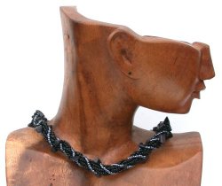 COLLARINI CON PERLINE E PIETRE MODELLO SERPENTE