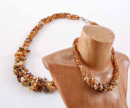 COLLANE CON PERLINE INTRECCIATE E PIETRE - Image 9