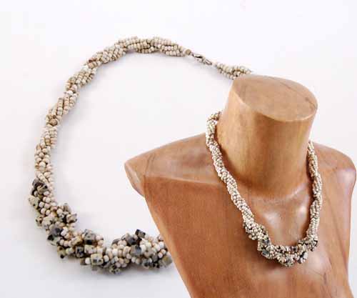 COLLANE CON PERLINE INTRECCIATE E PIETRE - Image 7