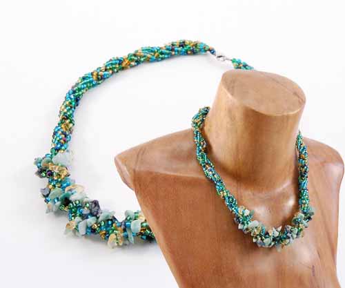 COLLANE CON PERLINE INTRECCIATE E PIETRE - Image 12