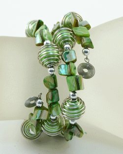 BRACCIALI IN METALLO E MADREPERLA COLORATE - Image 2