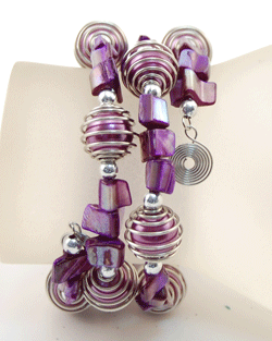 BRACCIALI IN METALLO E MADREPERLA COLORATE - Image 3