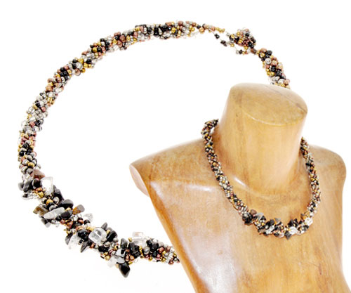 COLLANE CON PERLINE INTRECCIATE E PIETRE - Image 18