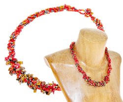 COLLANE CON PERLINE INTRECCIATE E PIETRE