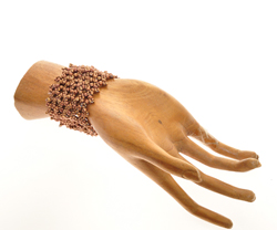 BRACCIALETTI A RETE CON PERLINE STRIPE