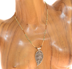 COLLANE TASSEL SEMPLICE MGB 15/O COMB PENDENT FOGLIE ARGENTO