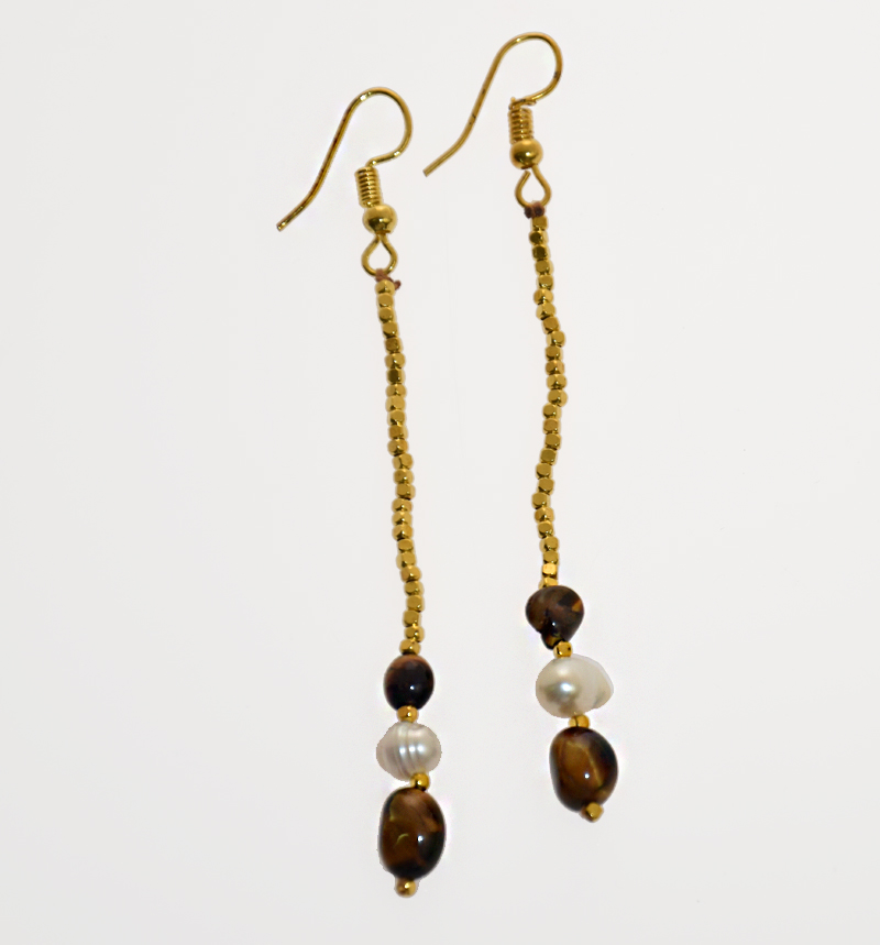 ORECCHINI CON PIETRE DURE E PERLE DI FIUME IN METALLO GOLD PLATED A CATENELA LUNGA - Image 3