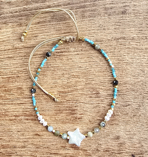 BRACCIALI LINEA SAMARKANDA CON PERLINE GIAPPONESI E PIETRE DURE TURCHESE AFRICA, CON PERLINE IN OTTONE GOLD PLATED, PERLA CENTRALE A STELLA - Image 2