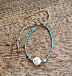 BRACCIALI LINEA SAMARKANDA CON PIETRE SFACCETTATE TURCHESE AFRICA, PERLA BAROK CON GEPENG, PERLINE GIAPPONESI 15/0 E PERLINE IN OTTONE GOLD PLATED