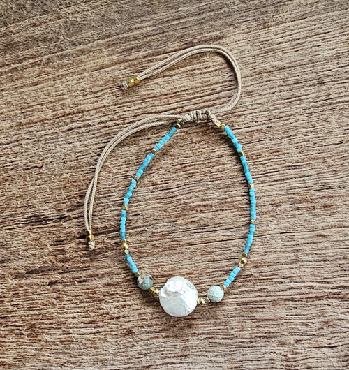 BRACCIALI LINEA SAMARKANDA CON PIETRE SFACCETTATE TURCHESE AFRICA, PERLA BAROK CON GEPENG, PERLINE GIAPPONESI 15/0 E PERLINE IN OTTONE GOLD PLATED - Image 2