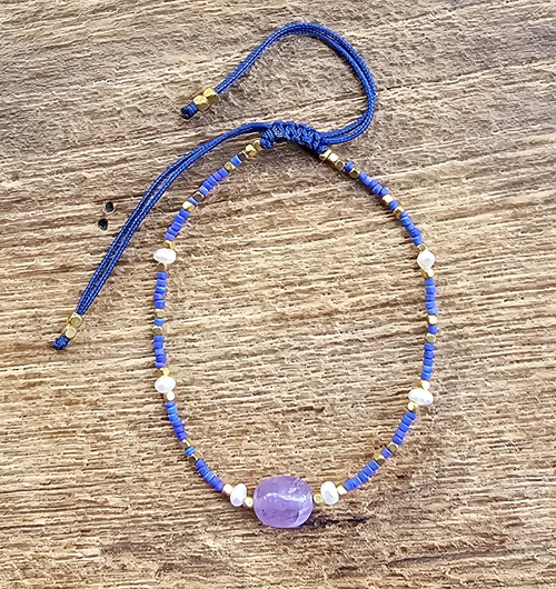 BRACCIALI LINEA SAMARKANDA CON PERLINE GIAPPONESI E PIETRA AMETISTA, PERLINE IN METALLO GOLD PLATED E PERLE DI FIUME 3 MM - Image 5