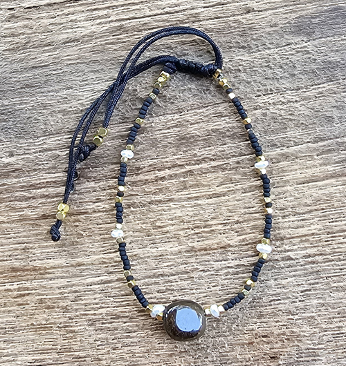 BRACCIALI LINEA SAMARKANDA CON PERLINE GIAPPONESI E PIETRA AMETISTA, PERLINE IN METALLO GOLD PLATED E PERLE DI FIUME 3 MM - Image 7