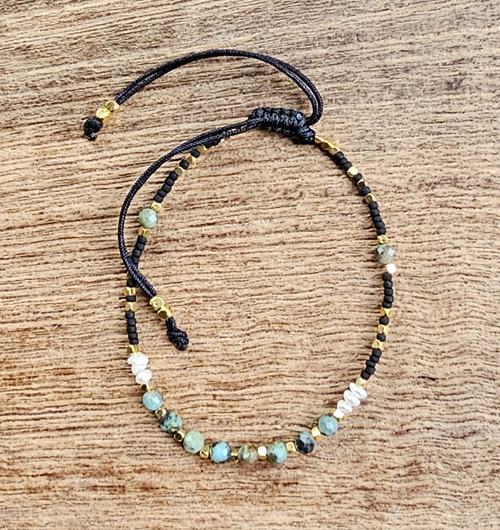 BRACCIALI LINEA SAMARKANDA CON PERLINE GIAPPONESI E PIETRE DURE TURCHESE AFRICA, PERLINE IN METALLO GOLD PLATED E PERLE DI FIUME 3 MM - Image 3