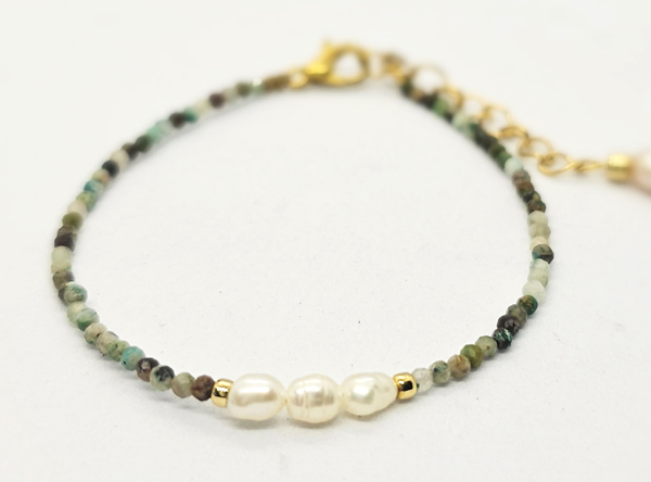 BRACCIALE CON PIETRE SFACCETTATE 2/3/4 MM E PERLE DI FIUME A CHICCO DI RISO, PERLINE GIAPPONESI GOLD PLATED, CHIUSURA A CATENELLA REGOLABILE - Image 8