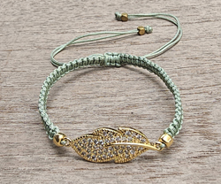 BRACCIALE FULL MACRAME' CON MEDAGLIA SU METALLO GOLD PLATED CON ZIRCONI FOGLIA