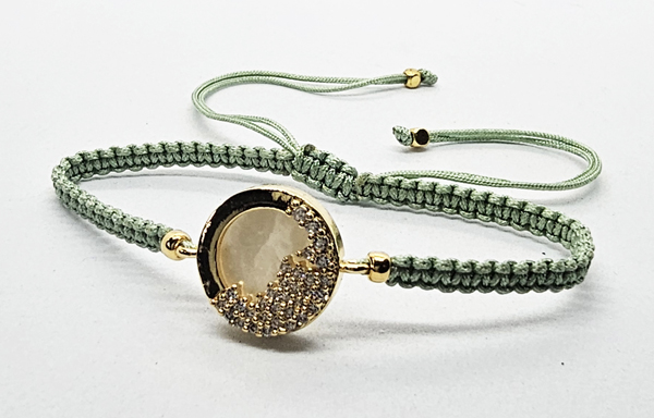 BRACCIALE FULL MACRAME' CON MEDAGLIA IN METALLO GOLD PLATED CON ZIRCONI E MADREPERLA LUNA NEL CERCHIO - Image 2