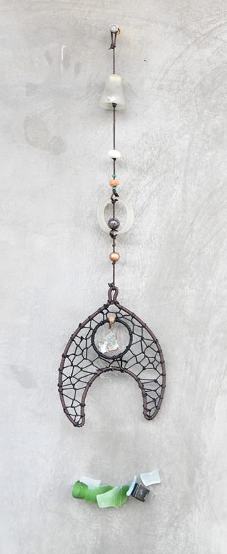 WIND CHIME MOBILE COSTITUITO DA DRIFTWOOD ,PERLE IN LEGNO E PEZZI DI VETRO RECICLATO - Image 4