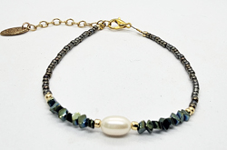 BRACCIALE COLLEZIONE EMATITE STONE CON PERLA DI FIUME A CHICCO DI RISO, PIETRE EMATITE FRASTAGLIATEE PERLINE GIAPPONESI MAZUNO 12/0 EMATITE A CILINDRO CON CATENELLA GOLD PLATED