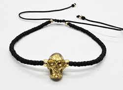 BRACCIALE DONNA CON PERLINE GIAPPONESI 12/0 GOLD PLATED CON PENDENTE IN OTTONE A FORMA DI TESCHIO