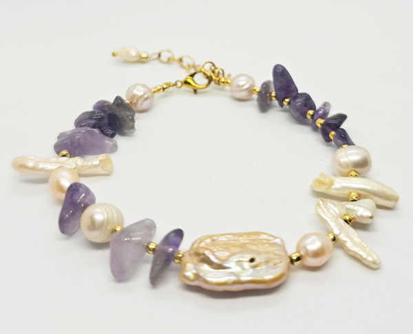 BRACCIALE CON PIETRE DURE E PERLE DI FIUME BAROK, PERLINE GIAPPONESI GOLD PLATED, CHIUSURA A CATENELLA REGOLABILE - STONE E PEARL MIX SHAPES - Image 2