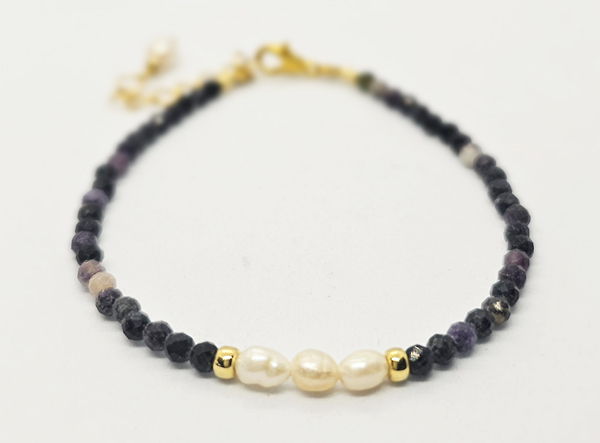 BRACCIALE CON PIETRE SFACCETTATE 2/3/4 MM E PERLE DI FIUME A CHICCO DI RISO, PERLINE GIAPPONESI GOLD PLATED, CHIUSURA A CATENELLA REGOLABILE - Image 12