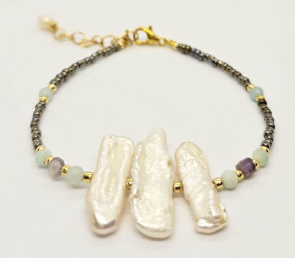 BRACCIALI LINEA SAMARKANDA CON PERLINE GIAPPONESI GOLD PLATED 12/0, PIETRE DURE AMAZZONITE ED AMETISTA, PERLE DI FIUME BIMA BAROK, CHIUSURA A MOSCHETTONE CON CATENELLA REGOLABILE - Image 3