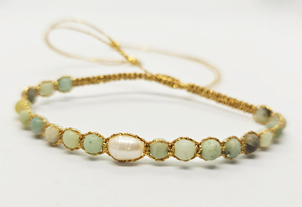 BRACCIALE MACRAME' TAMASHI STYLE CON PIETRE DURE SFACCETTATE AMETISTA 4 MM E PERLA DI FIUME A CHICCO DI RISO MM 6X4 SU CORDINO DORATO GIAPPONESE METALLICO, CHIUSURA REGOLABILE - Image 3