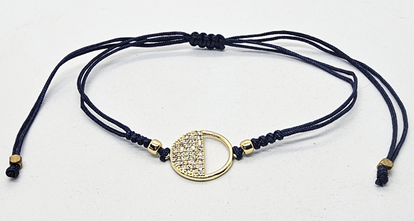 BRACCIALE TEMALI CON CORDINO COLORATO E MEDAGLIA IN METALLO GOLD PLATED CON ZIRCONI A FORMA DI CERCHIO MEZZO PIENO E MEZZO VUOTO - Image 9