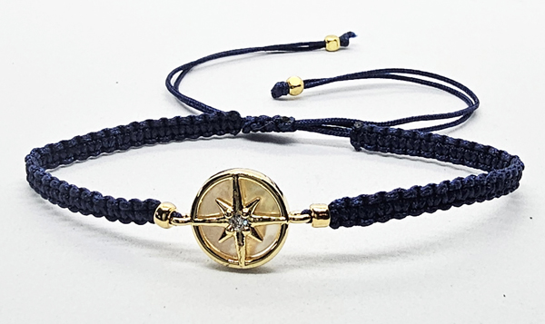 BRACCIALE FULL MACRAME' CON MEDAGLIA ROSA DEI VENTI IN METALLO SMALTATO GOLD PLATED CON ZIRCONI E MADREPERLA - Image 4