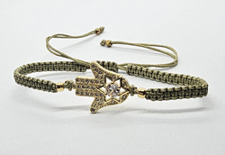 BRACCIALE FULL MACRAME' CON MEDAGLIA MANO DI FATIMA IN METALLO GOLD PLATED CON ZIRCONI