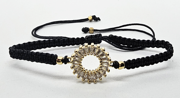 BRACCIALE FULL MACRAME' CON MEDAGLIA A FORMA DI DONUT IN METALLO GOLD PLATED CON ZIRCONI - Image 2