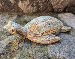 TARTARUGA IN LEGNO BLALU INTARSIATA E DIPINTA A MANO CON COLORI ASTRATTI CM 18X13