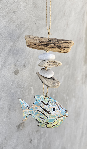 DECORAZIONE DA APPENDERE CM 25/28 CON SASSI, DRIFTWOOD E PESCE INTARSIATO DIPINTO A MANO CON MOTIVO ASTRATTO - Image 3