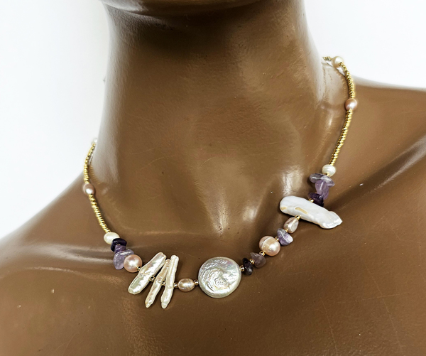 COLLANA CORTA CON MIX DI PIETRE DURE E PERLE DI FIUME, MIX SHAPE, PERLINE GIAPPONESI 12/0 GOLD PLATED CHIUSURA A CATENELLA CON MOSCHETTONE - Image 2