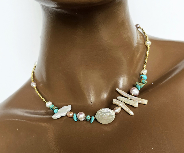 COLLANA CORTA CON MIX DI PIETRE DURE E PERLE DI FIUME, MIX SHAPE, PERLINE GIAPPONESI 12/0 GOLD PLATED CHIUSURA A CATENELLA CON MOSCHETTONE - Image 3