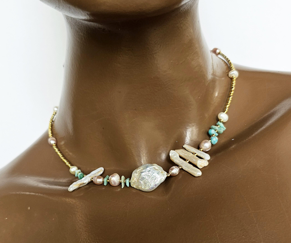 COLLANA CORTA CON MIX DI PIETRE DURE E PERLE DI FIUME, MIX SHAPE, PERLINE GIAPPONESI 12/0 GOLD PLATED CHIUSURA A CATENELLA CON MOSCHETTONE - Image 4