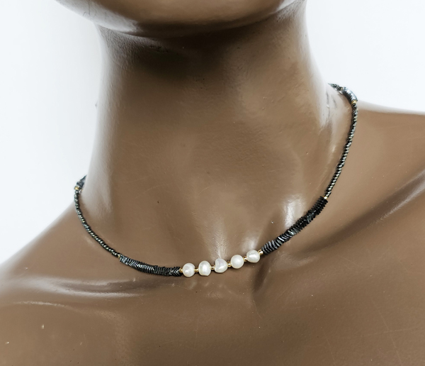 COLLANA COLLEZIONE EMATITE STONE CON PERLINE GIAPPONESI 12/O, PERLE DI FIUME E PERLINE GOLD PLATED, CHIUSURA A CATENELLA REGOLABILE - Image 2