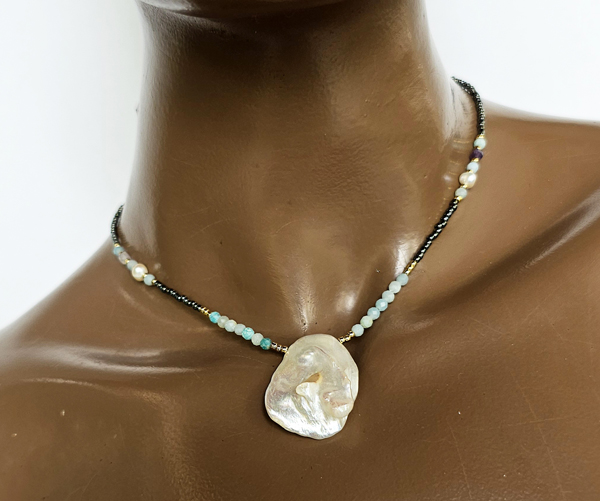 COLLANA COLLEZIONE ADIDAS CON PERLINE GIAPPONESI 12/O E GOLD PLATED, PERLE DI FIUME, PIETRE DURE AMETISTA E AMAZZONITE E PERLA PIATTA BAROK, CHIUSURA A CATENELLA REGOLABILE - Image 3