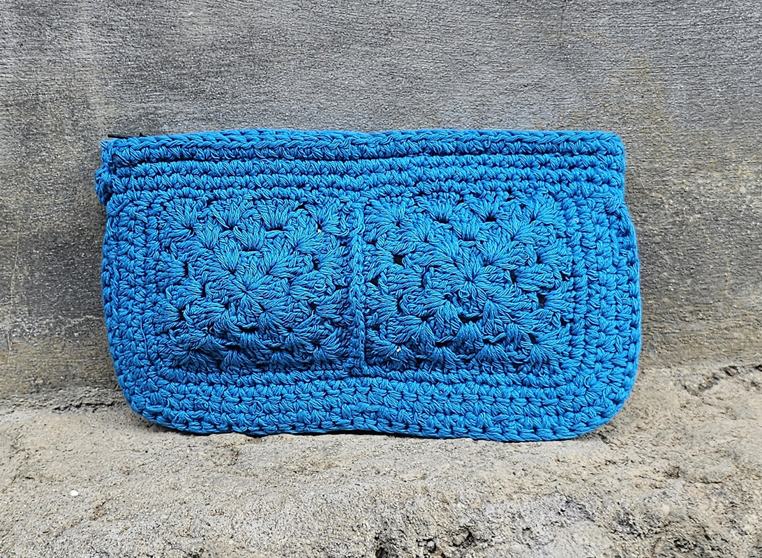 POCHETTE IN COTONE REALIZZATE A UNCINETTO A DUE QUADRATI IN TINTA UNITA CON CERNIERA CM 20X12 CIRCA - Image 5