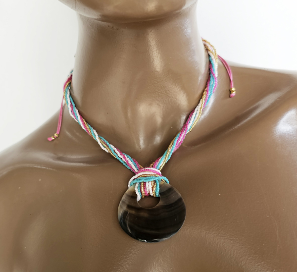 COLLARINO IN PERLINE GIAPPONESI MGB 15/0 CON 8 FILI E CIONDOLO DI MADREPERLA RONDO CM 4 - Image 4