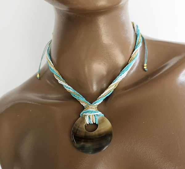 COLLARINO IN PERLINE GIAPPONESI MGB 15/0 CON 8 FILI E CIONDOLO DI MADREPERLA RONDO CM 4 - Image 7