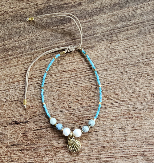 BRACCIALI LINEA SAMARKANDA CON PERLINE GIAPPONESI E PIETRE DURE TURCHESE AFRICA, PERLE DI FIUME E PERLINE IN METALLO GOLD PLATED, CHARM CONCHIGLIA - Image 2