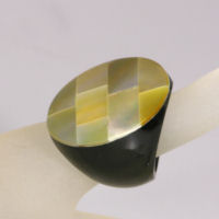 ANELLI IN RESINA E MADREPERLA PATCHWORK - Image 2