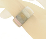 ANELLI IN RESINA E CONCHIGLIA